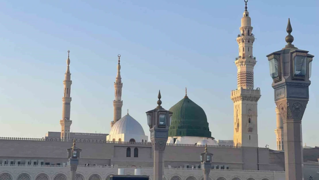 Medine'de Efendimizin teşrif ettiği mübarek mekanlar kitap haline getirildi