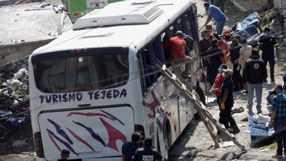 Meksika'da otobüs kazası: 18 ölü