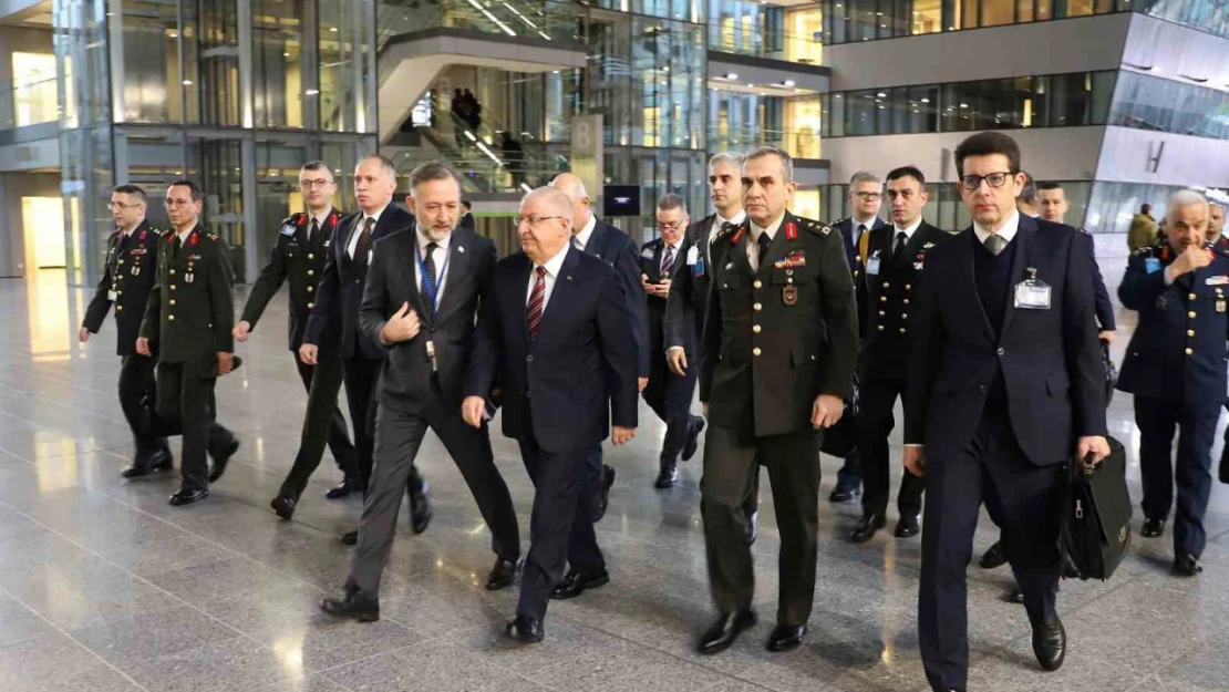 Milli Savunma Bakanı Güler NATO Karargahı'nda