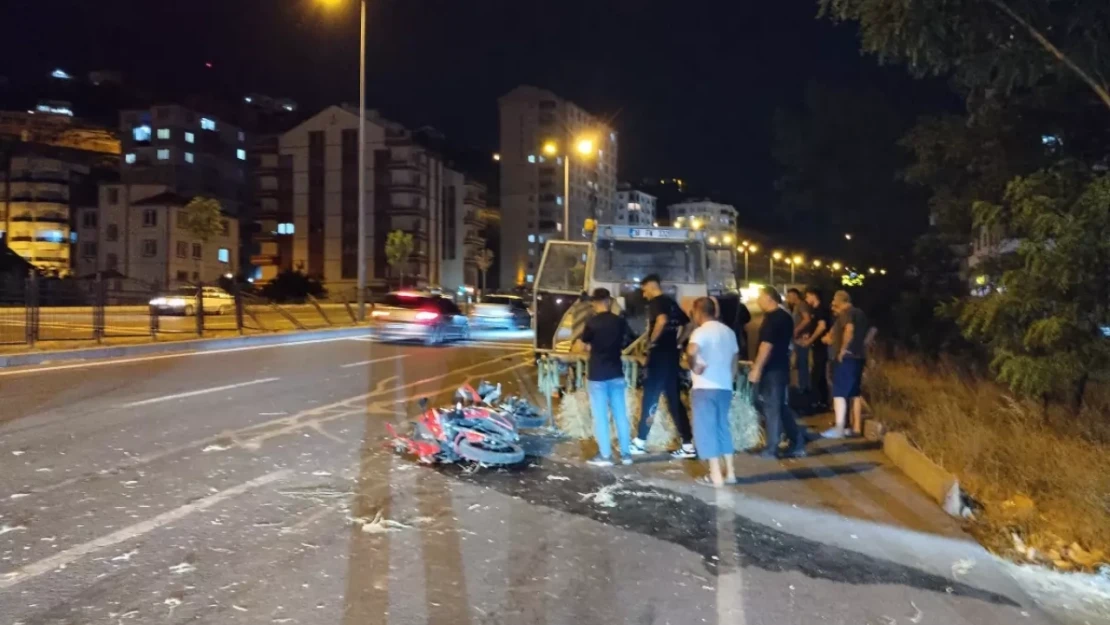 Motosiklet Traktöre Çarptı: Sürücü Hayatını Kaybetti