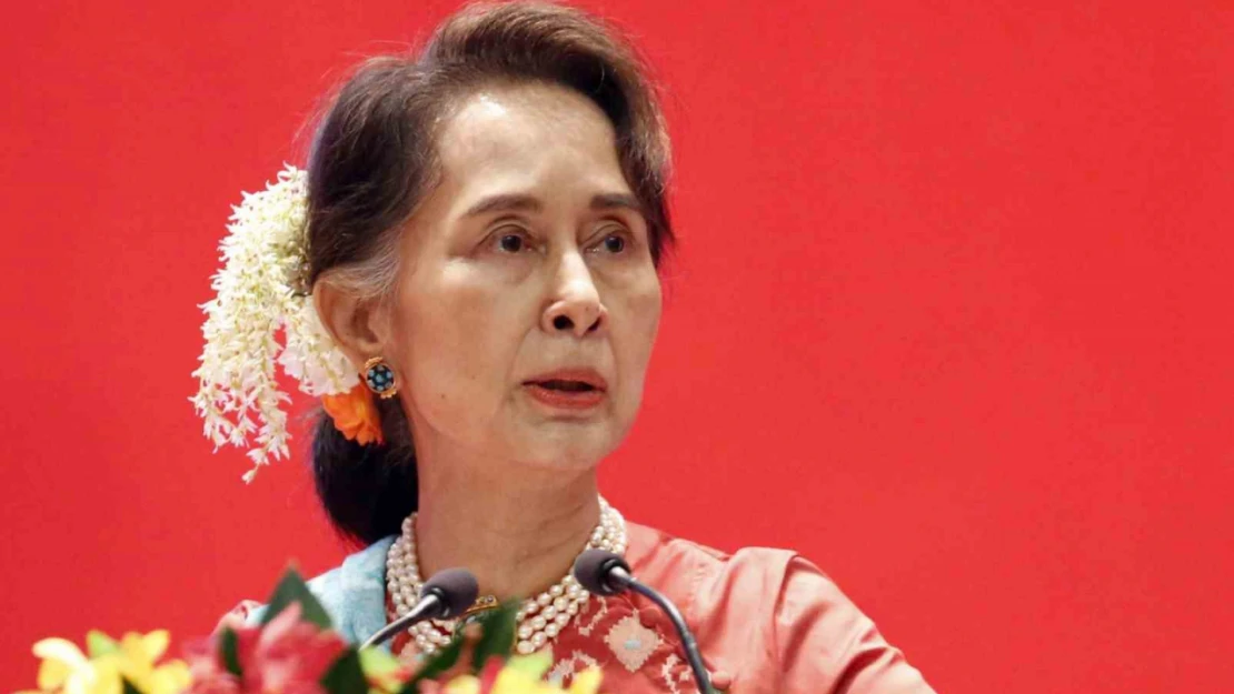 Myanmar'da devrik lider Suu Kyi ev hapsine alındı