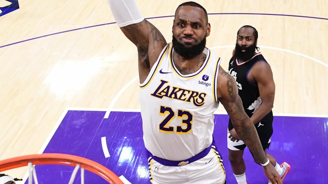 NBA'de Los Angeles derbisinde kazanan Lakers