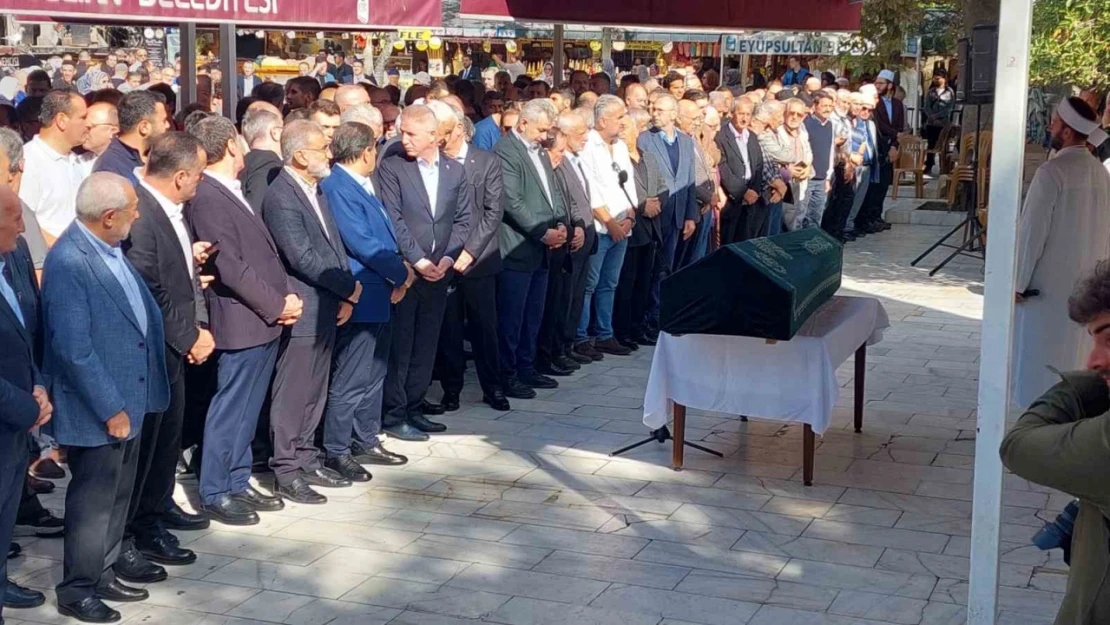 Necip Fazıl Kısakürek'in oğlu Mehmed Kısakürek son yolculuğuna uğurlandı