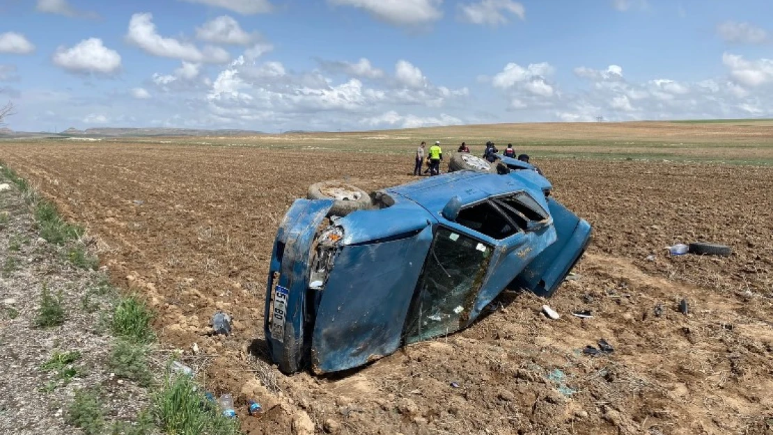 Niğde'de otomobil takla attı