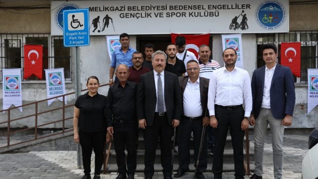 Palancıoğlu'ndan Bedensel Engelliler Spor Kulübü'ne ziyaret