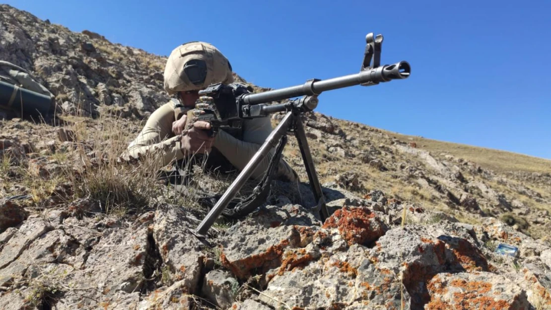 Pençe-Kilit Operasyonunda PKK/YPG'li teröristler etkisiz hâle getirildi.