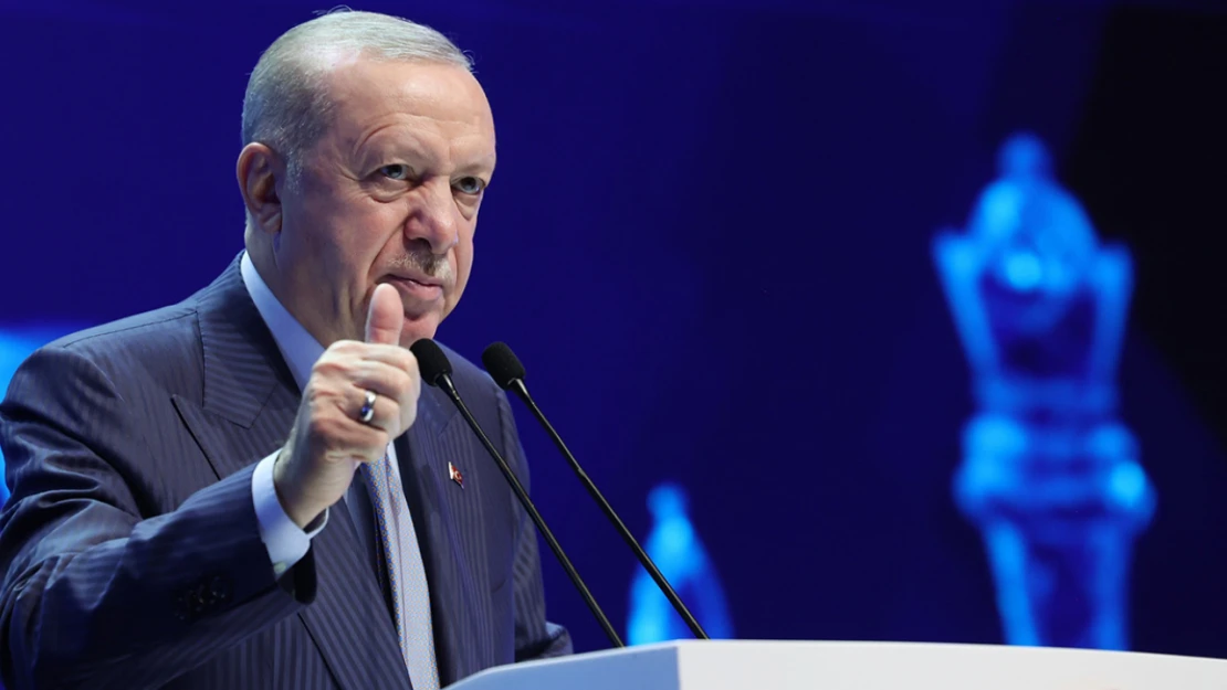 Recep Tayyip Erdoğan Türk ekonomisindeki büyüme ivmesinin 2025 yılında devam ettiğini belirtti