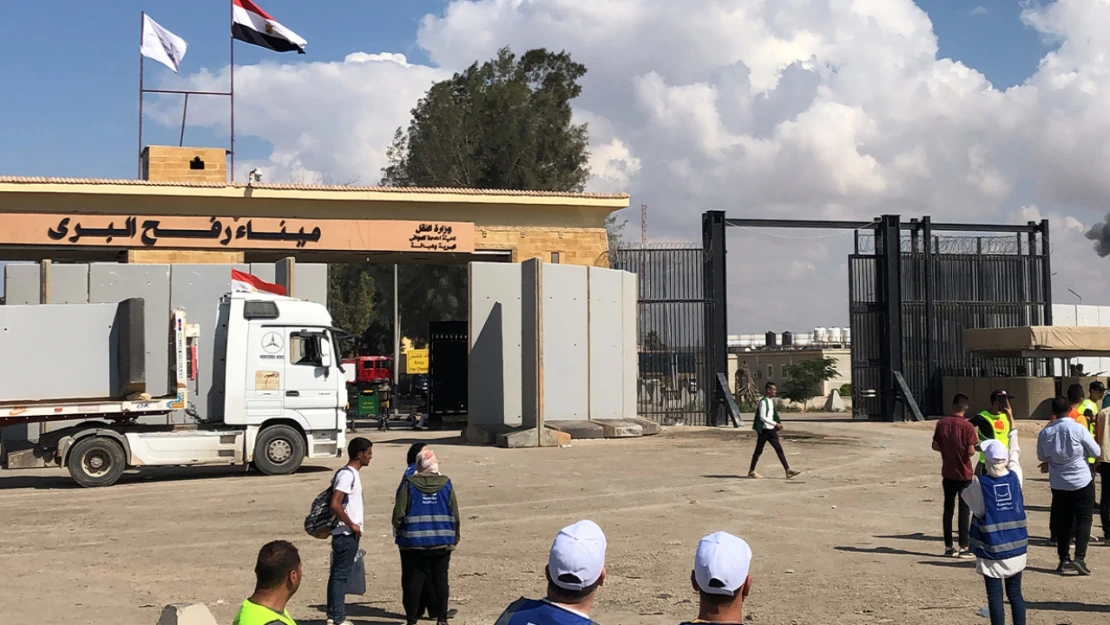 Refah Sınır Kapısı yabancılar ve yaralıların tahliyesi için ilk kez açıldı