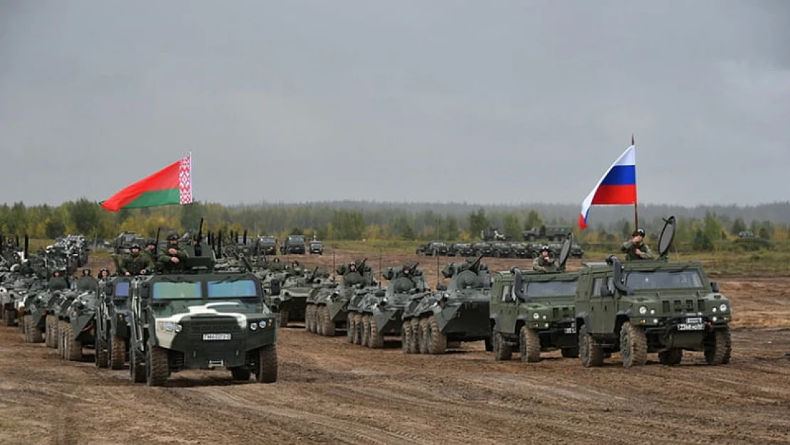 Rus ve Belarus askerlerinden ortak savaş tatbikatı