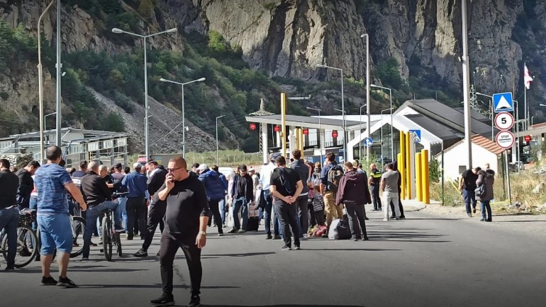 Rusya-Gürcistan sınırındaki yoğunluk devam ediyor