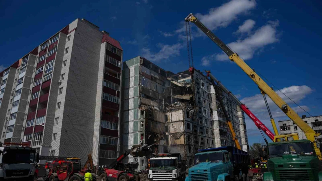 Rusya'nın Ukrayna'da binaları vurduğu saldırılarda ölü sayısı 18'e yükseldi