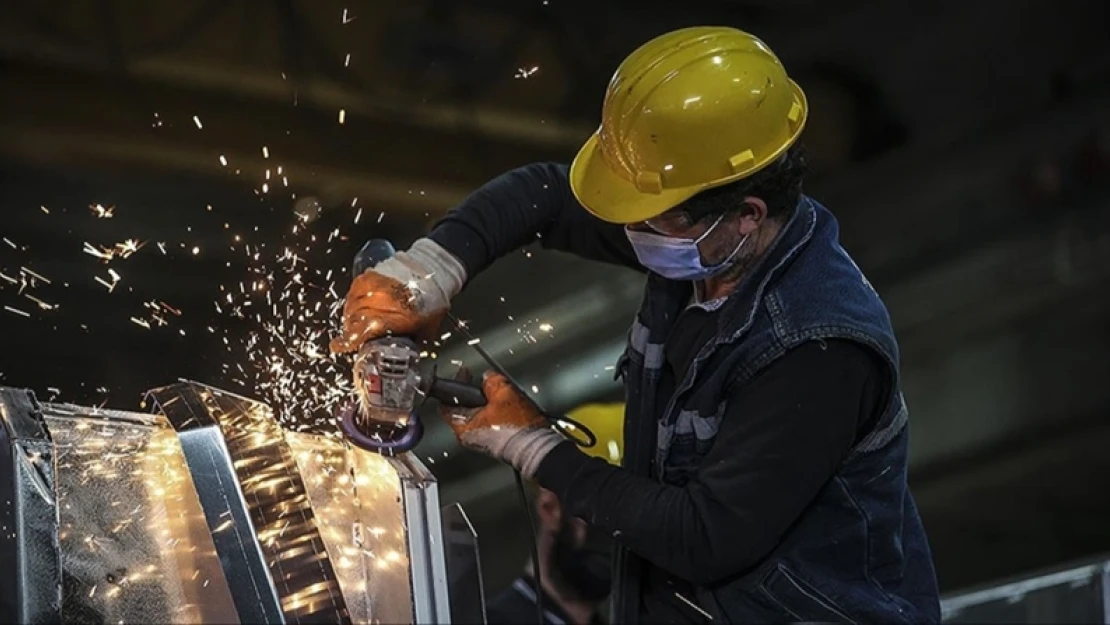 Sanayi üretimi yüzde 2,4 arttı