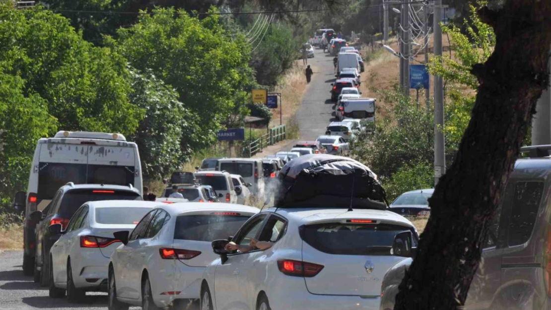 Saros Körfezi tatilci akınına uğradı