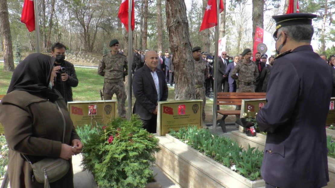 Şehit polisler dualarla anıldı