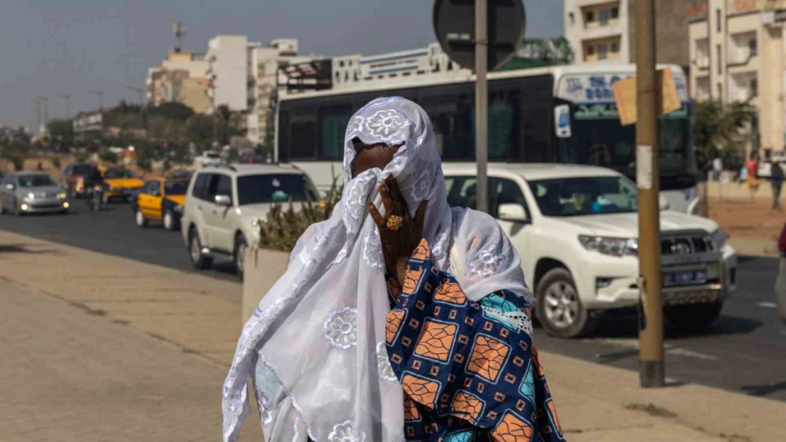 Senegal'de cumhurbaşkanlığı seçimlerinin ertelenmesi nedeniyle sokaklar karıştı