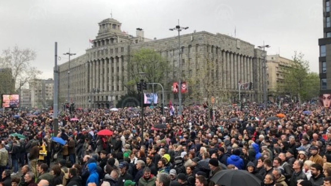 Sırbistan'da dördüncü kez hükümet karşıtı protesto