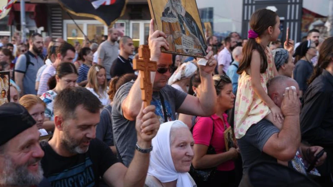 Sırbistan'da yapılması planlanan uluslararası LGBT yürüyüşü Europride protesto edildi