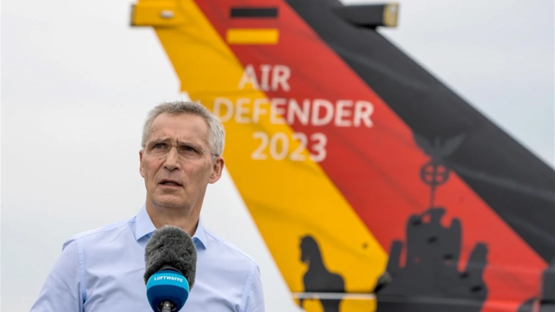 Stoltenberg, Air Defender Tatbikatı'na katılan askerleri ziyaret etti