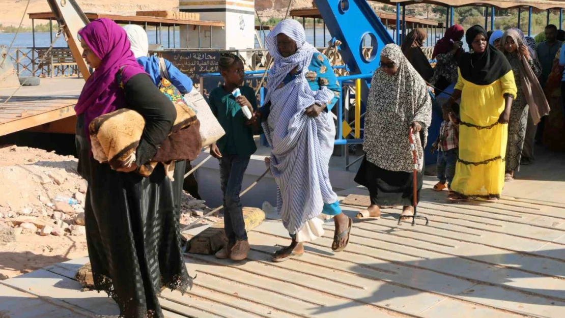 Sudan'da 500 binden fazla kişi ülkeyi terk etti, 2 milyon kişi de yerinden edildi