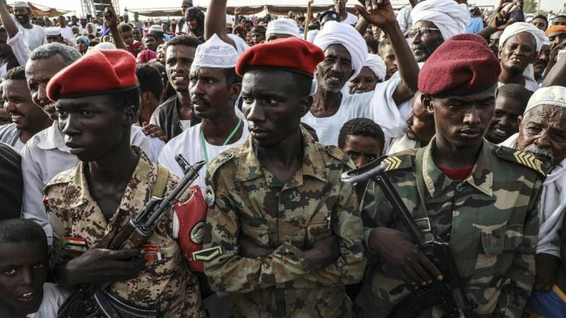 Sudan'da sivil hükümet ve demokratik seçimlerin yolunu açacak "çerçeve anlaşma" imzalandı