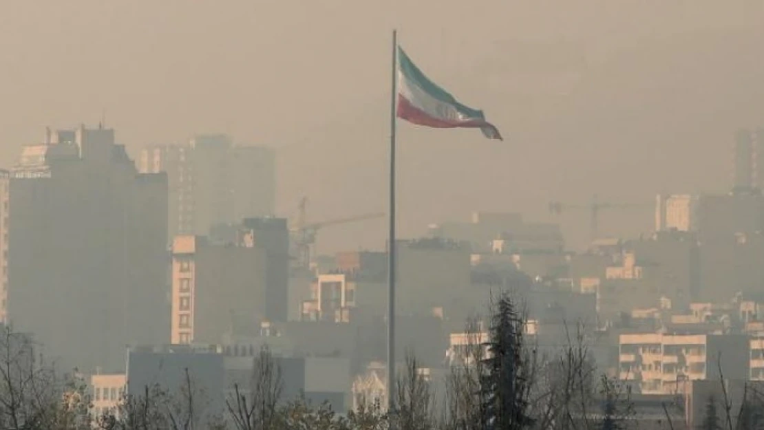 Tahran'da hava kirliliği nedeniyle eğitime 3 gün daha ara verildi