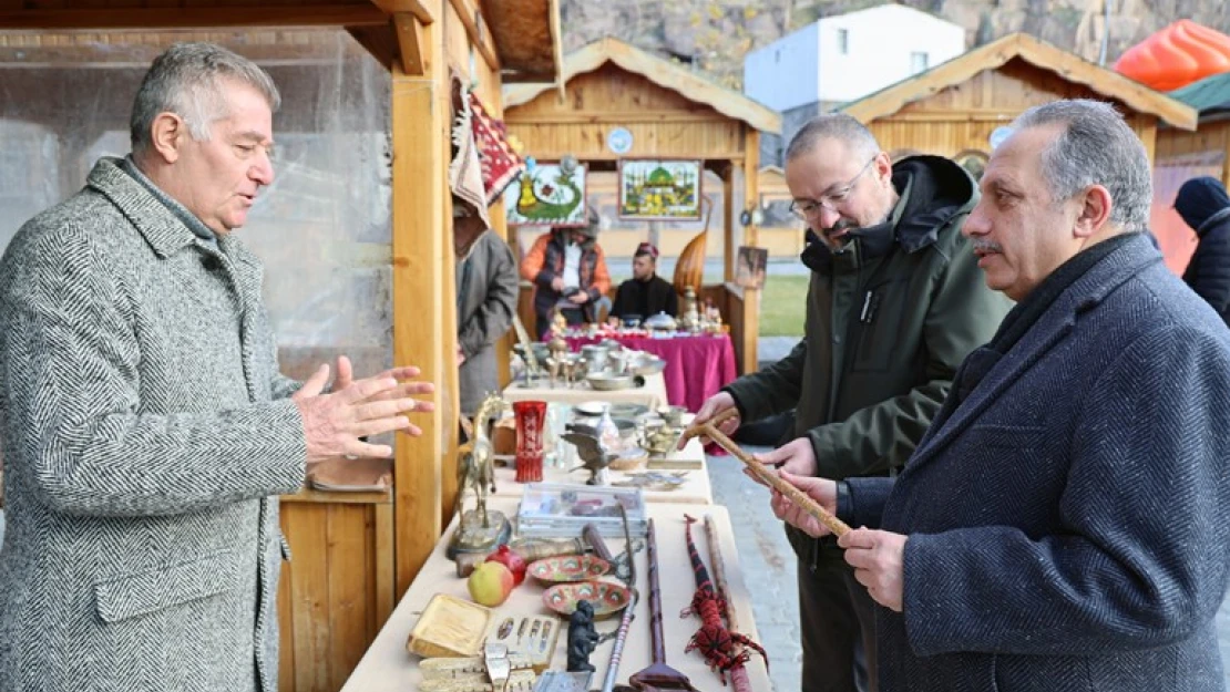 Talas'ın 'antika sokağı'nda antika pazarı