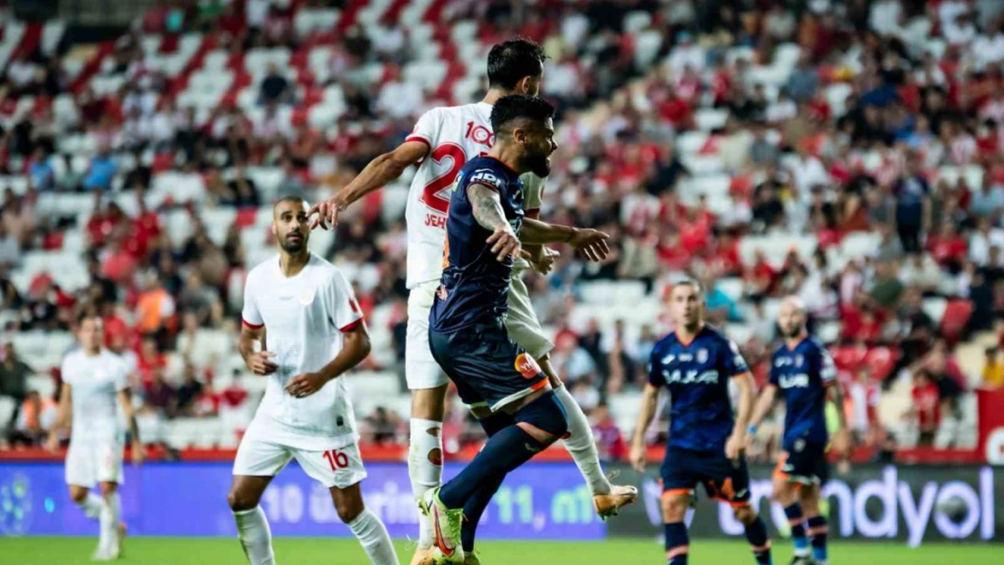 Trendyol Süper Lig: Antalyaspor: 1 - RAMS Başakşehir: 0 (Maç sonucu)