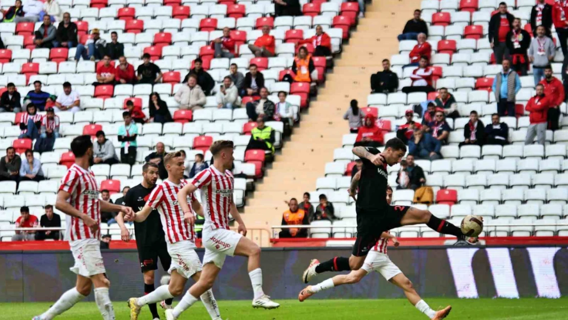 Trendyol Süper Lig: Antalyaspor: 2 - Fatih Karagümrük: 1 (Maç sonucu)