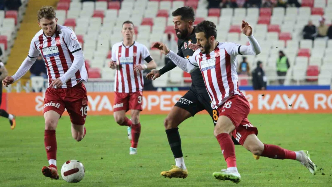 Trendyol Süper Lig: E.Y. Sivasspor: 1 - Galatasaray: 1 (Maç sonucu)