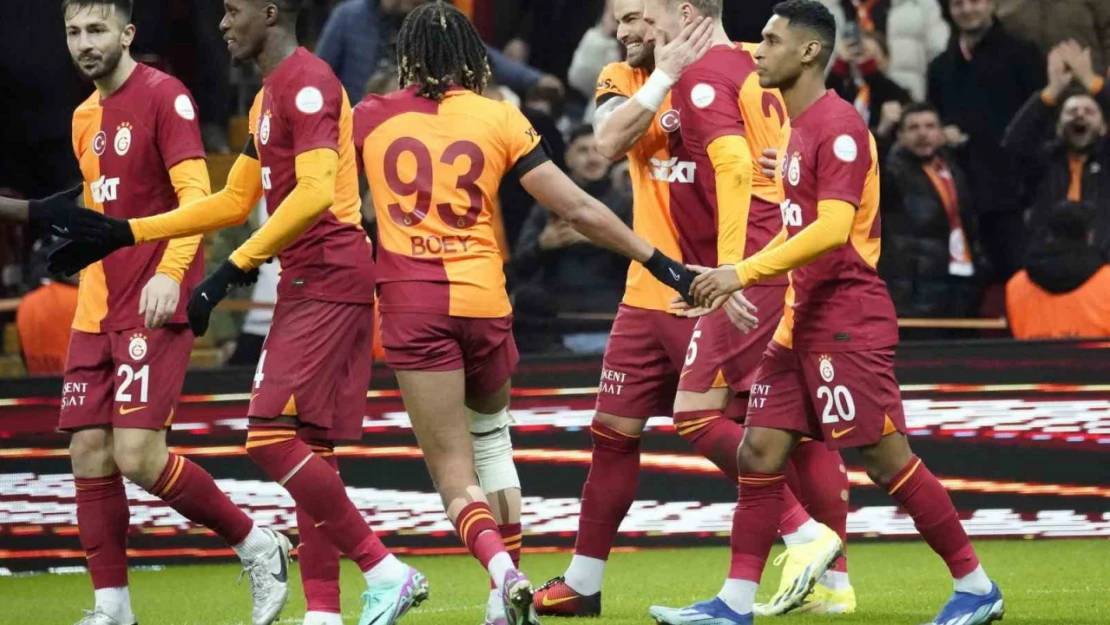 Trendyol Süper Lig: Galatasaray: 1 - Kayserispor: 0 (İlk yarı)