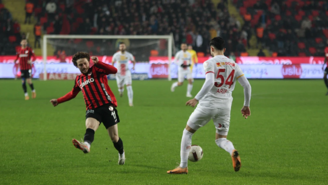 Trendyol Süper Lig: Gaziantep FK: 0 - Kayserispor: 1 (İlk yarı)