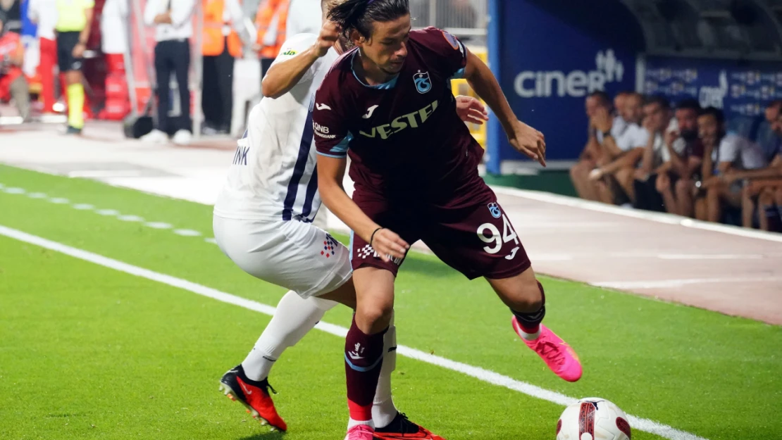 Trendyol Süper Lig: Kasımpaşa: 0 - Trabzonspor: 3 (İlk yarı)