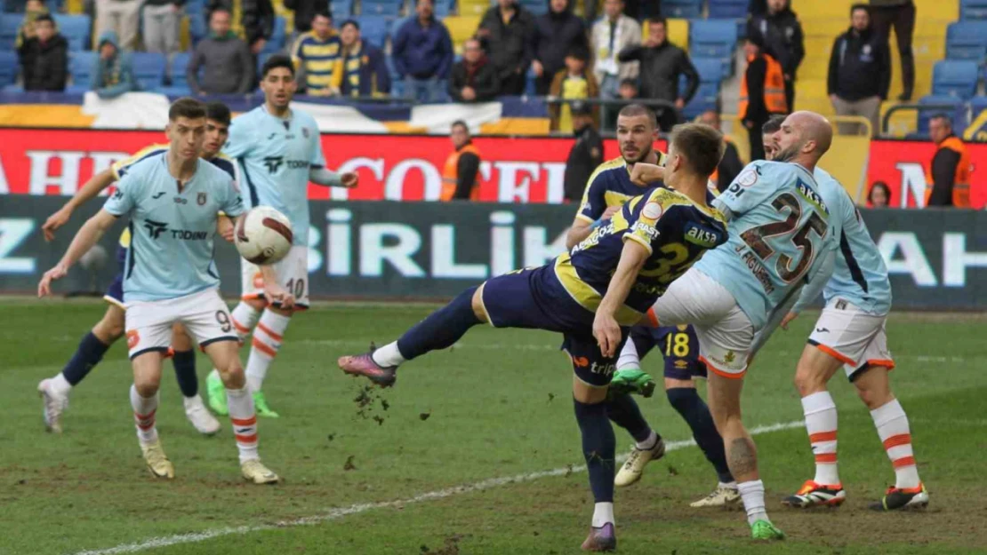 Trendyol Süper Lig: MKE Ankaragücü: 2 - Başakşehir: 1 (Maç sonucu)