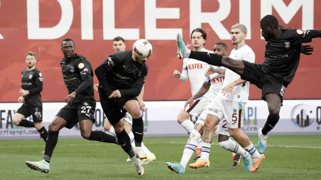 Trendyol Süper Lig: Pendikspor: 0 - Trabzonspor: 2 (Maç sonucu)