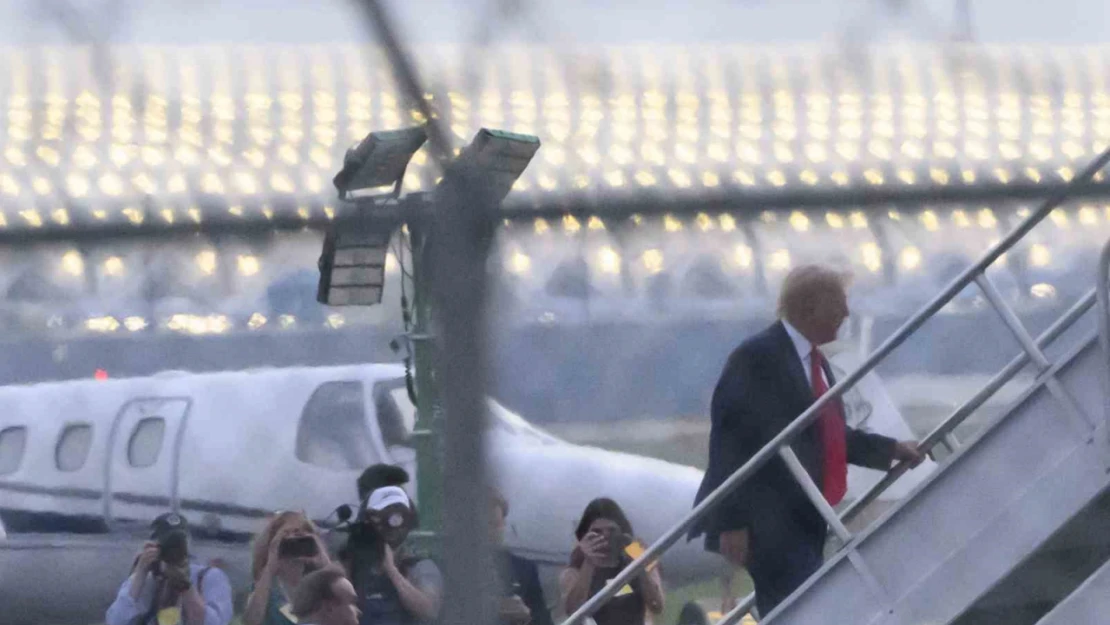 Trump, sabıka fotoğrafını bastırdığı ürünleri satışa çıkardı