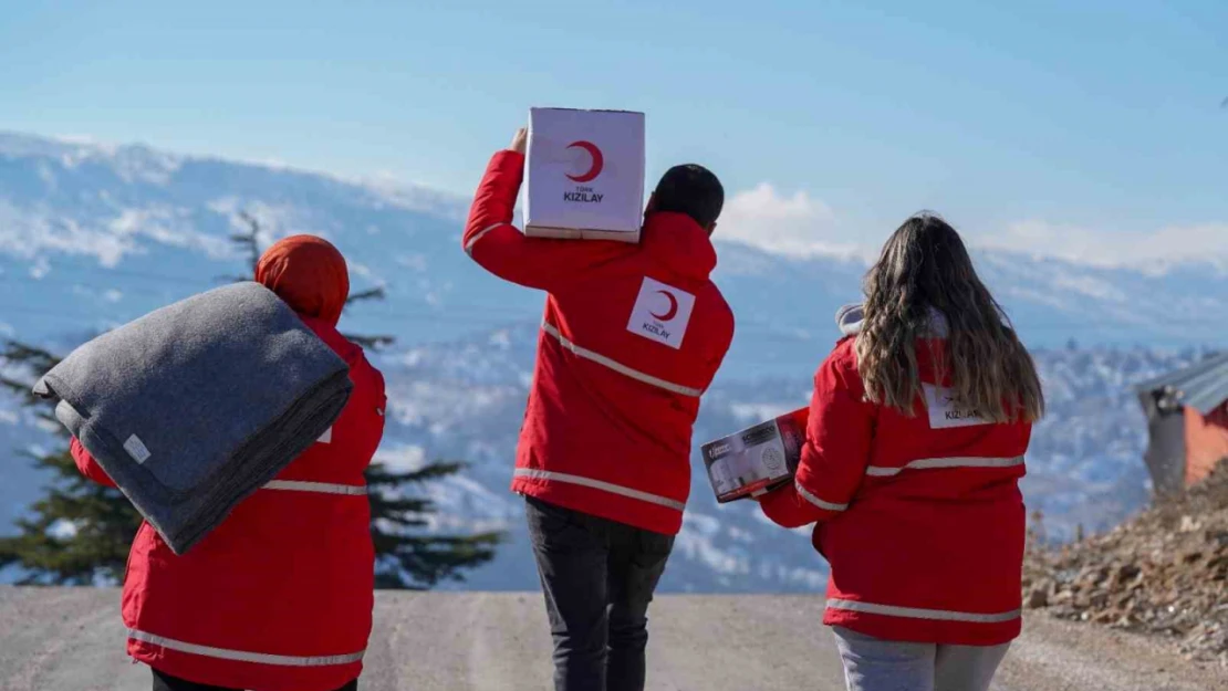 Türk Kızılay 6 Şubat depremlerinden etkilenen bölgelerde yardım çalışmalarına devam ediyor