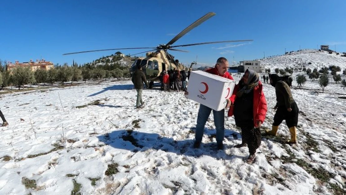 Türk Kızılay, kırsal kesimlere helikopterlerle yardım ulaştırıyor