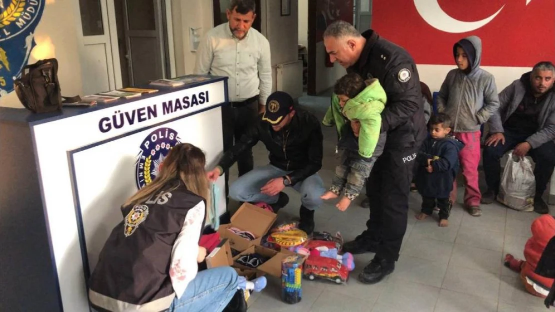 Türk polisinden Avrupa'ya insanlık dersi