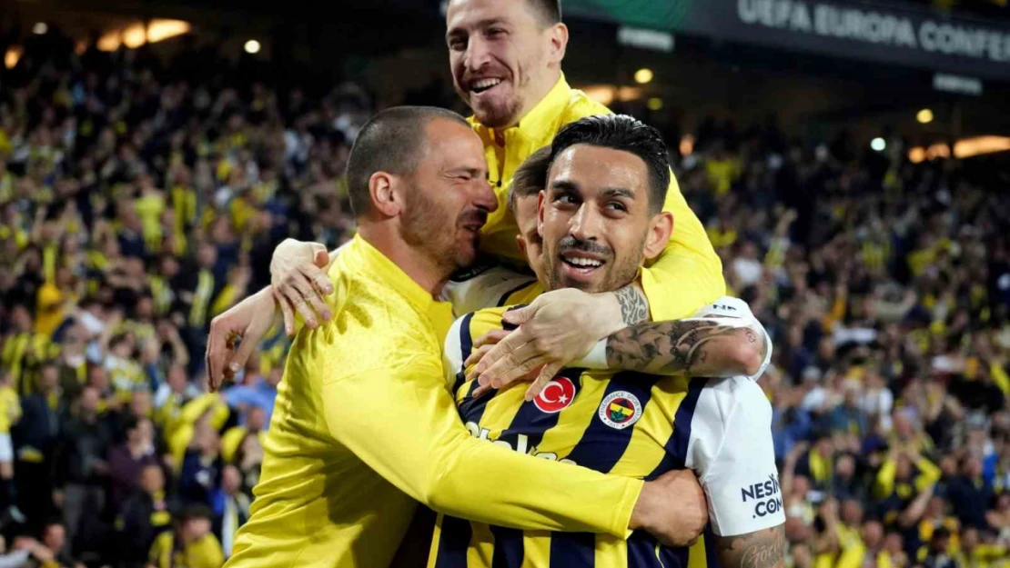 UEFA Avrupa Konferans Ligi: Fenerbahçe: 1 - Olympiakos: 0 (İlk yarı)