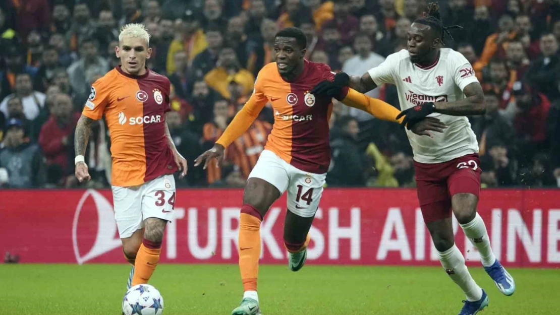 UEFA Şampiyonlar Ligi: Galatasaray: 1 - Manchester United: 2 (İlk yarı)