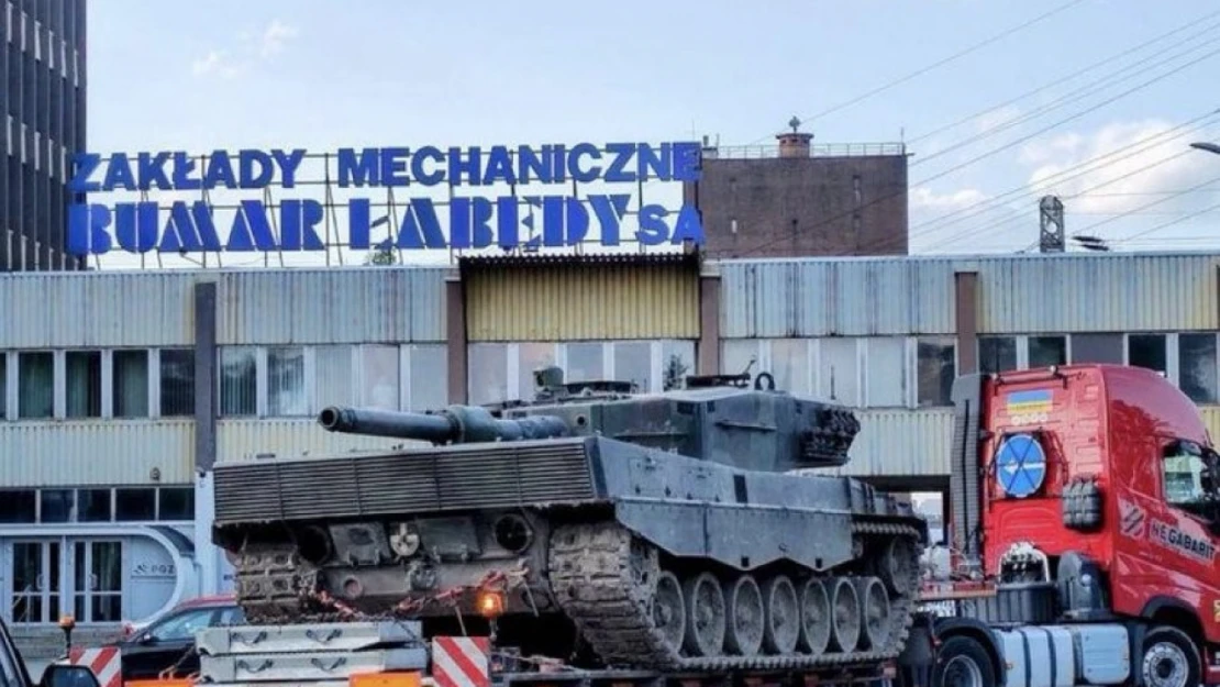 Ukrayna'ya verilen Leopard 2 tankları Polonya'ya getirildi