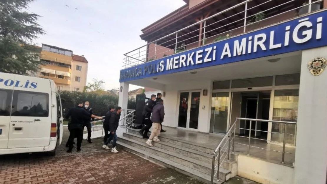 Ülkeye kaçak yollarla giren 44 yabancı uyruklu şahıs yakalandı