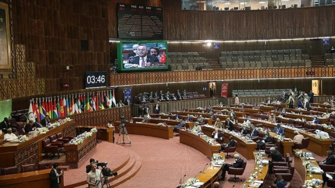Ümmet olarak tek vücut olursak karşımıza çıkan her engeli aşarız.