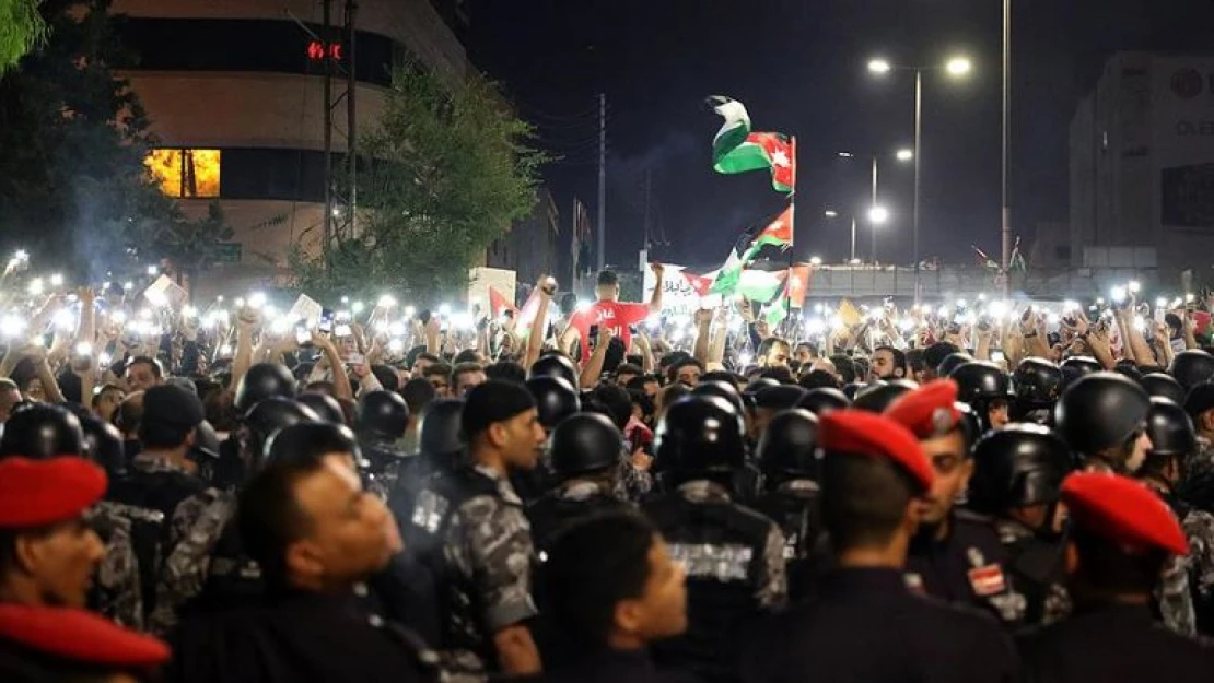 Ürdün'de protestocular polisle çatıştı: 1 ölü