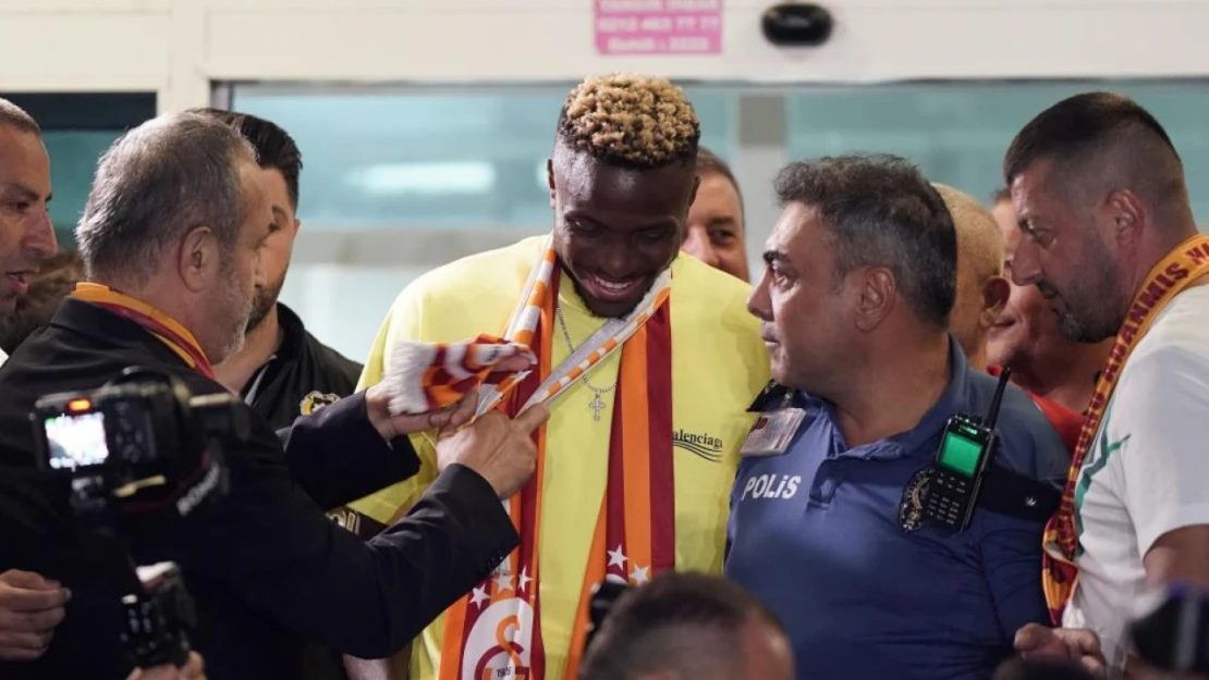 Victor Osimhen, İstanbul'a geldi
