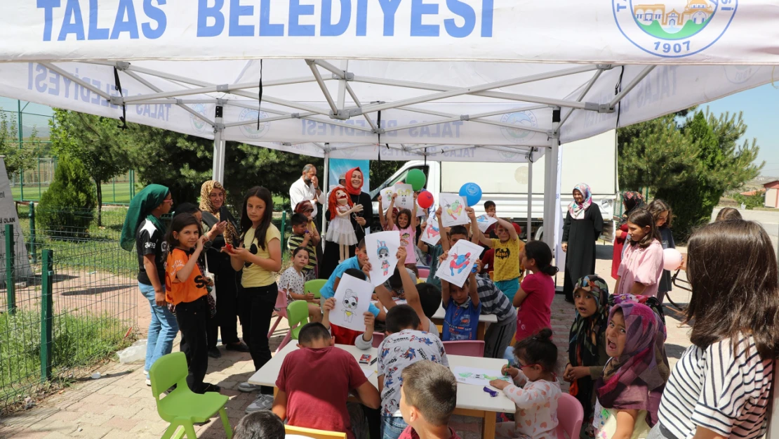 Yaz geldi, gezici kütüphane Talas'ta yollara düştü