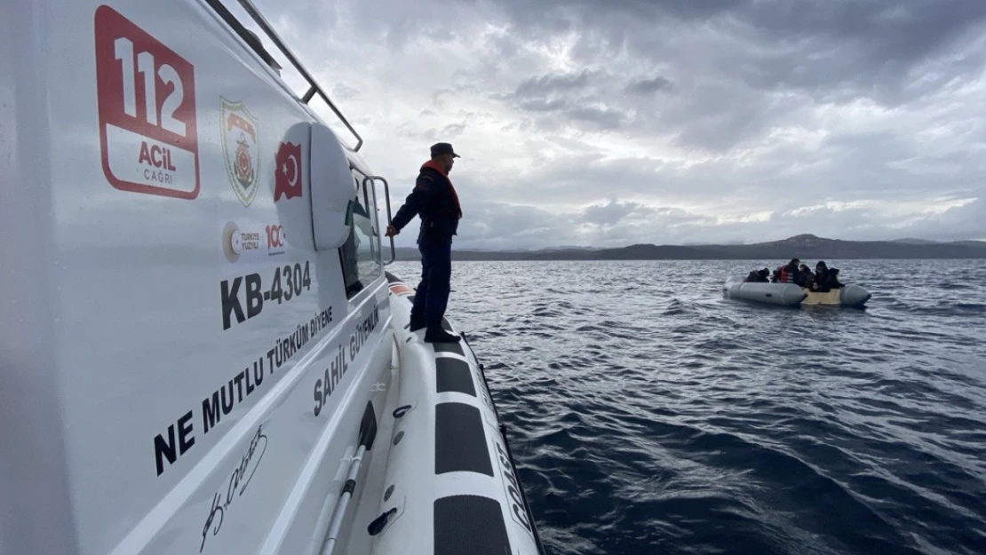 Yunan unsurlarınca ölüme terk edilen 23 kaçak göçmen kurtarıldı