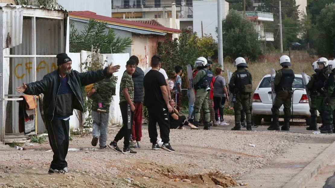 Yunanistan'da 16 yaşındaki genci vuran polis hakim karşısında