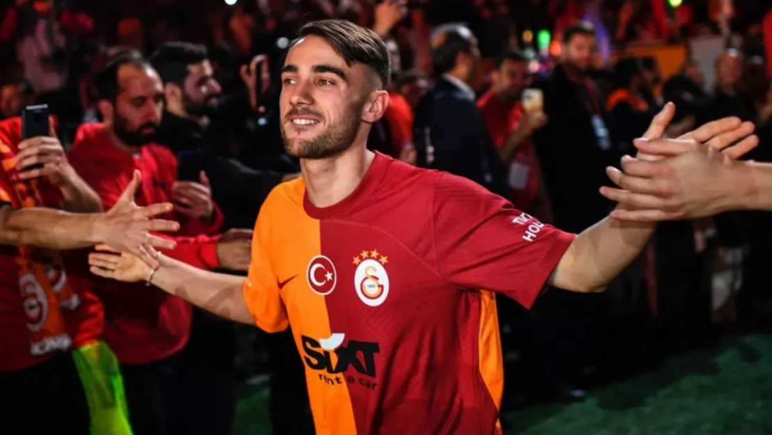 Yunus Akgün, Leicester City için yola çıktı