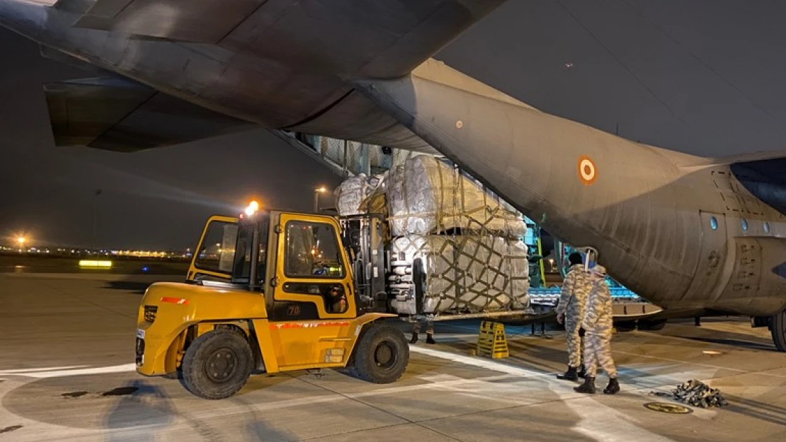 Yurt dışından gelen 11 TIR'lık yardım malzemeleri deprem bölgelerine gönderildi